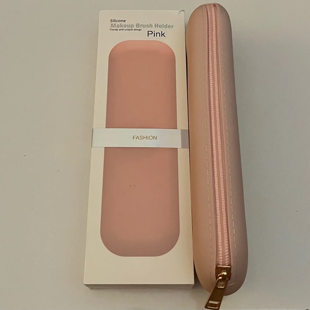 Silicone makeup brush holder